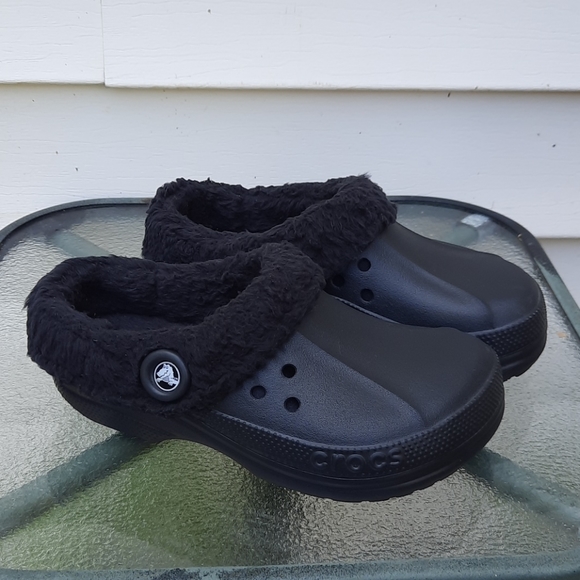 womens black fleece lined crocs